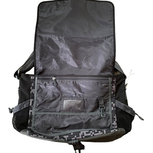 PB Teen Black & Gray Digital Camo Messenger Bag With Adjustable Strap - Picture 3 of 12